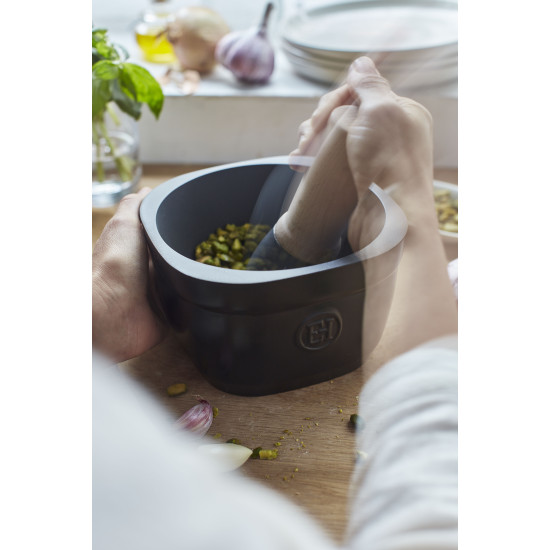 Ступка Emile Henry Kitchen Tools 0.9 л, 15x15.8x9.6 см, графіт (710257)