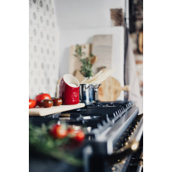 Рукав для солі Emile Henry KITCHEN TOOLS, об'єм 0,55 л, 11х15,5 см, червоний